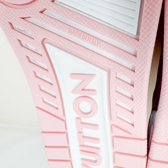 LOUIS VUITTON LV Trainer Sneaker - Picture 7 of 9